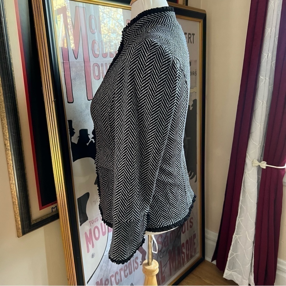 Chicos: Zigzag Black White Stripped Ruffled Blaze… - image 3